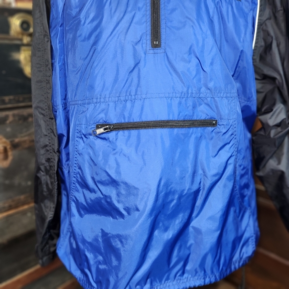 Port Authority Pullover Windbreaker, Fleetwood RV - Picture 2 of 9